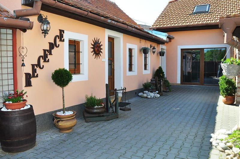 Penzion Farma Lednice Exterior photo